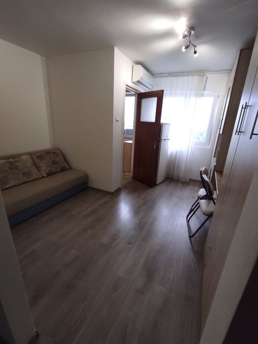 Garsoniera de închiriat!