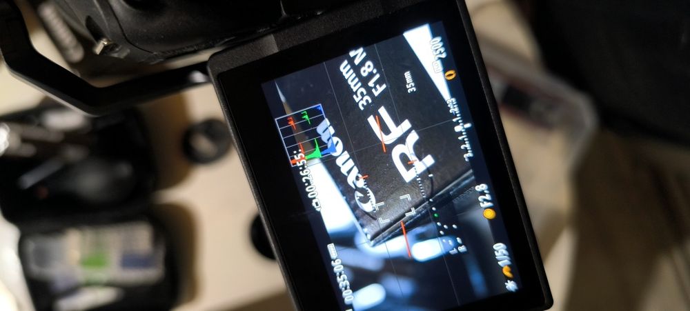 Canon R7 + кейдж + карта 64GB + батерия