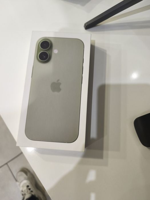 Iphone 17 Nou sigilat cu factura liber de orice retea cu factura de fr