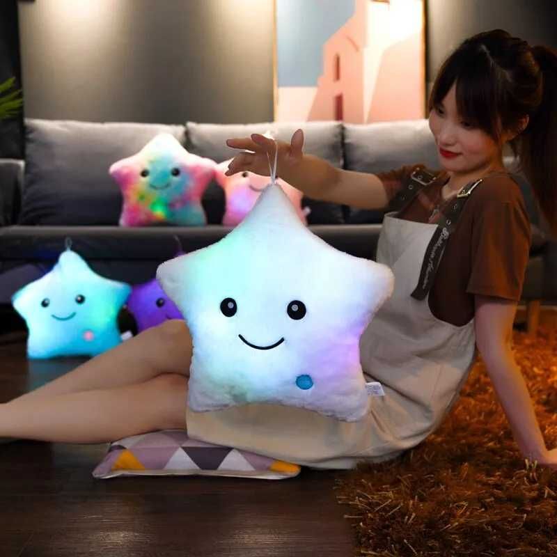 Pluș Stea cu lumini LED multicolore. Buton ON/OFF. Marshmellow. 44cm