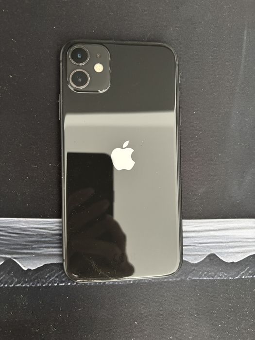 IPhone 11, 128 GB – 800 lei (negociabil)