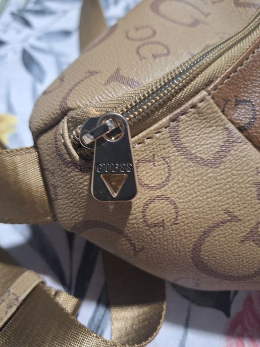 Чантичка Guess нова