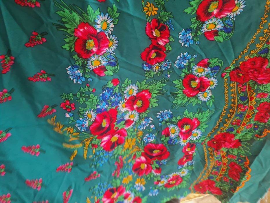 Vand material pentru haine de mascat