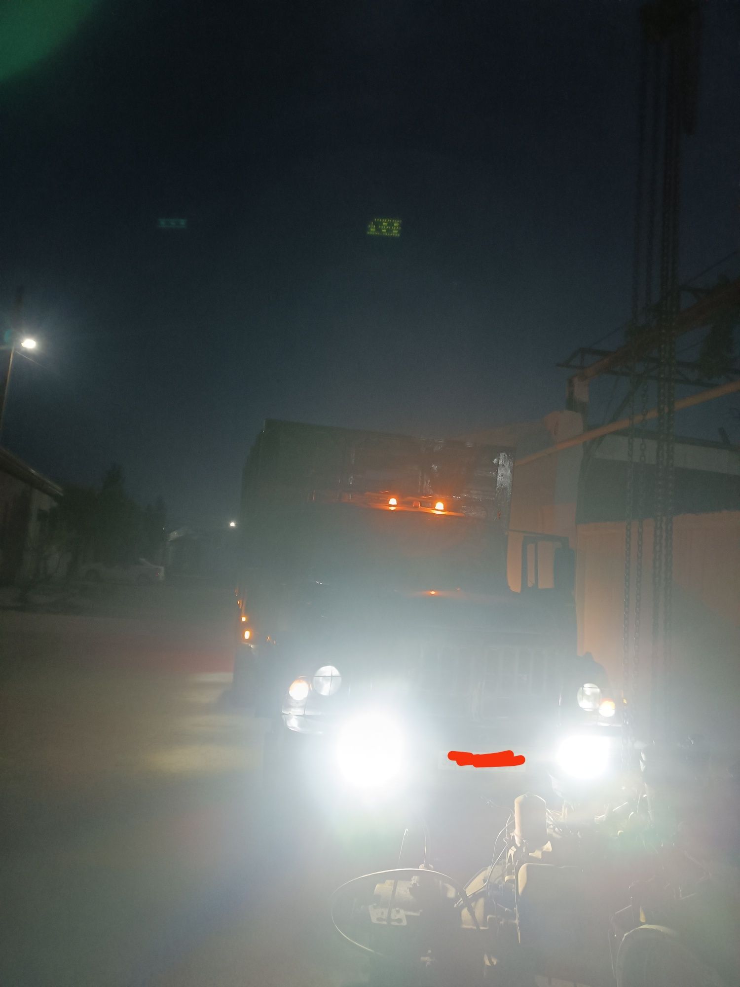 Zil Dlinaver sotiladi.