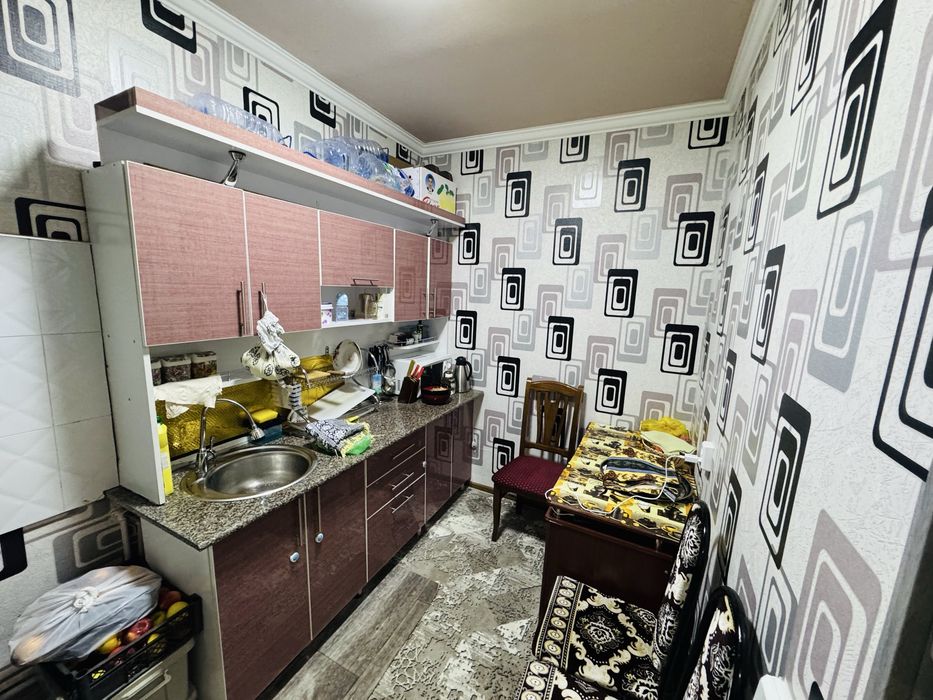 Шахар марказидан квартира сотилади