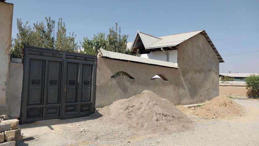 Уй сотилади Зангиота Зиёратгохидан утканда,2,2 сотих 35000 нархи