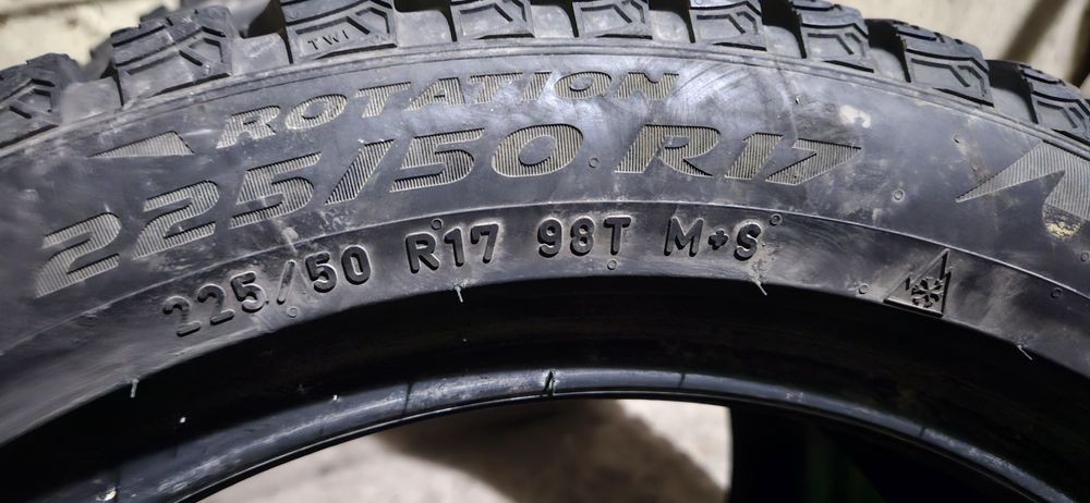 Зимняя резина 225/50 17