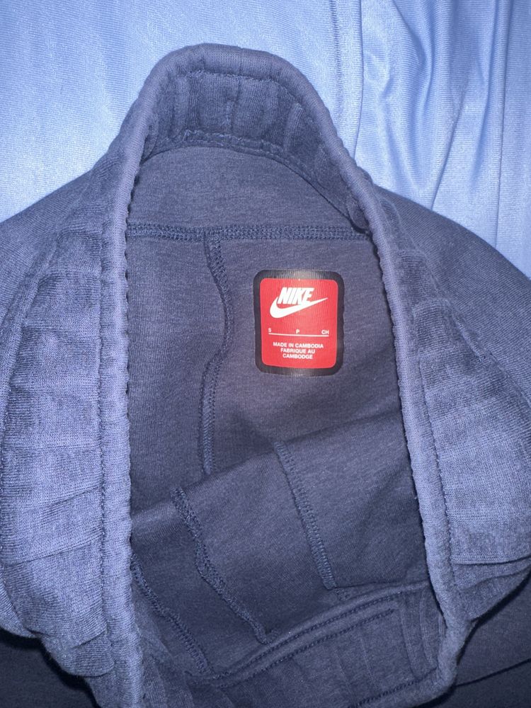 Nike tech fleece S