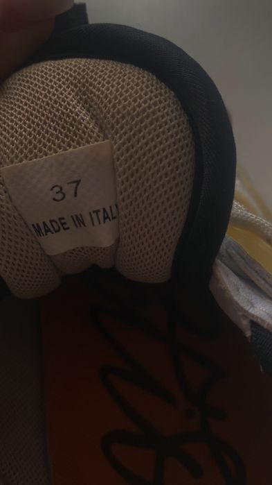 Adidasi pentru femei