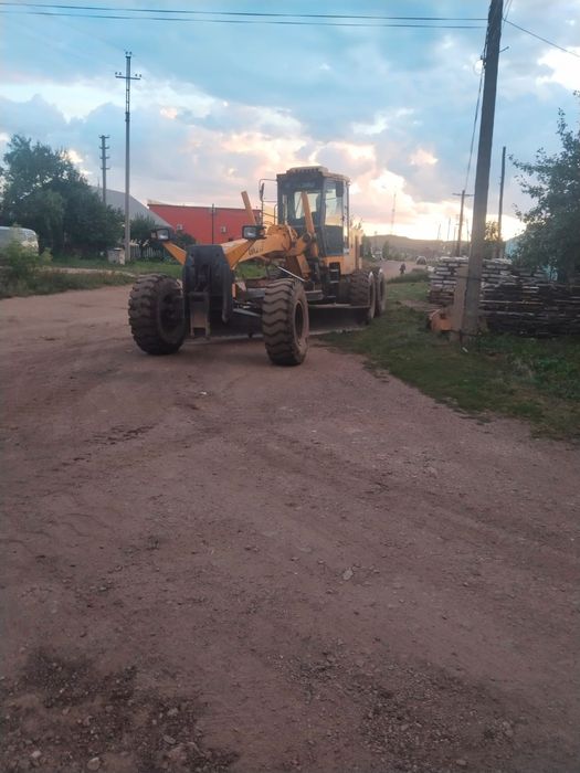 Продам Грейдер GR 215