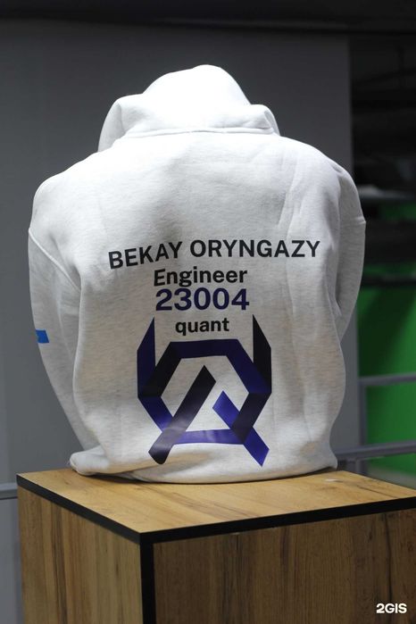 Полиграфические услуги: бейджики, сертификаты, худи, кружки