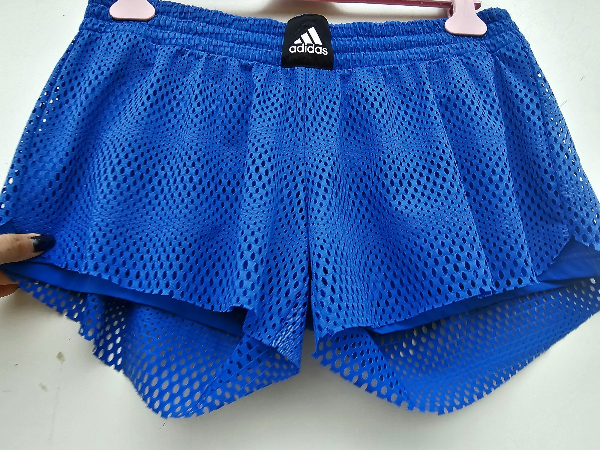 Adidas оригинални дамски къси панталонки Л размер