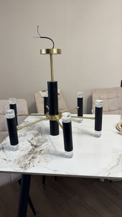 Продам Люстру срочно