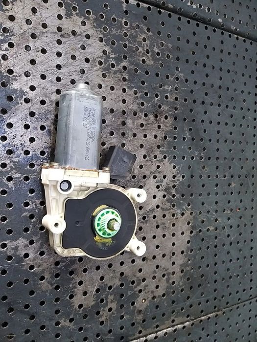 Motoras macara stanga fata bmw seria 5 e60 994442102 7746005402 6922267