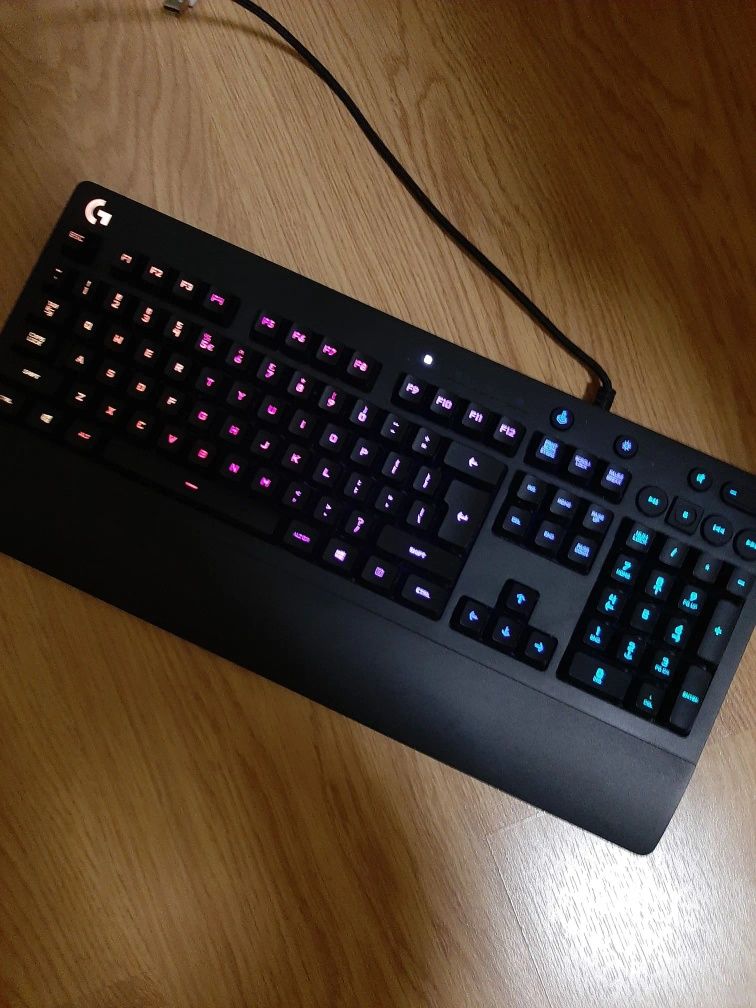 Клавиатура Logitech G213 PRODIGY RGB GAMING