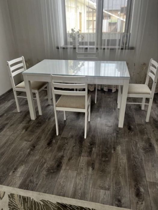 Продам стол без сутльев