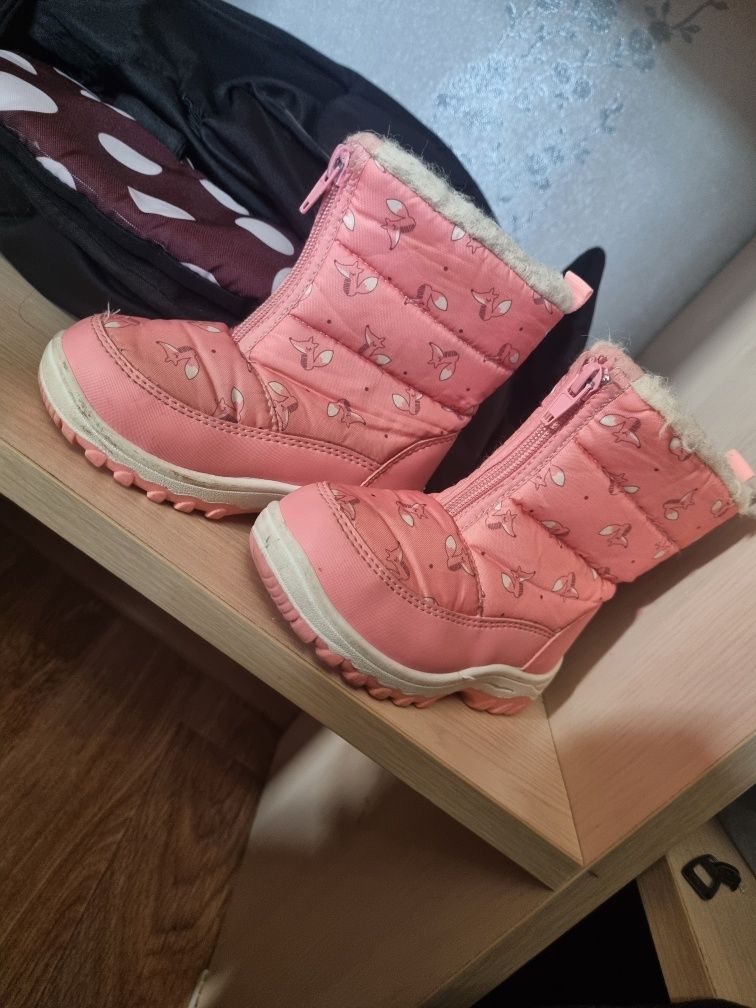 Продам детские сапоги 24