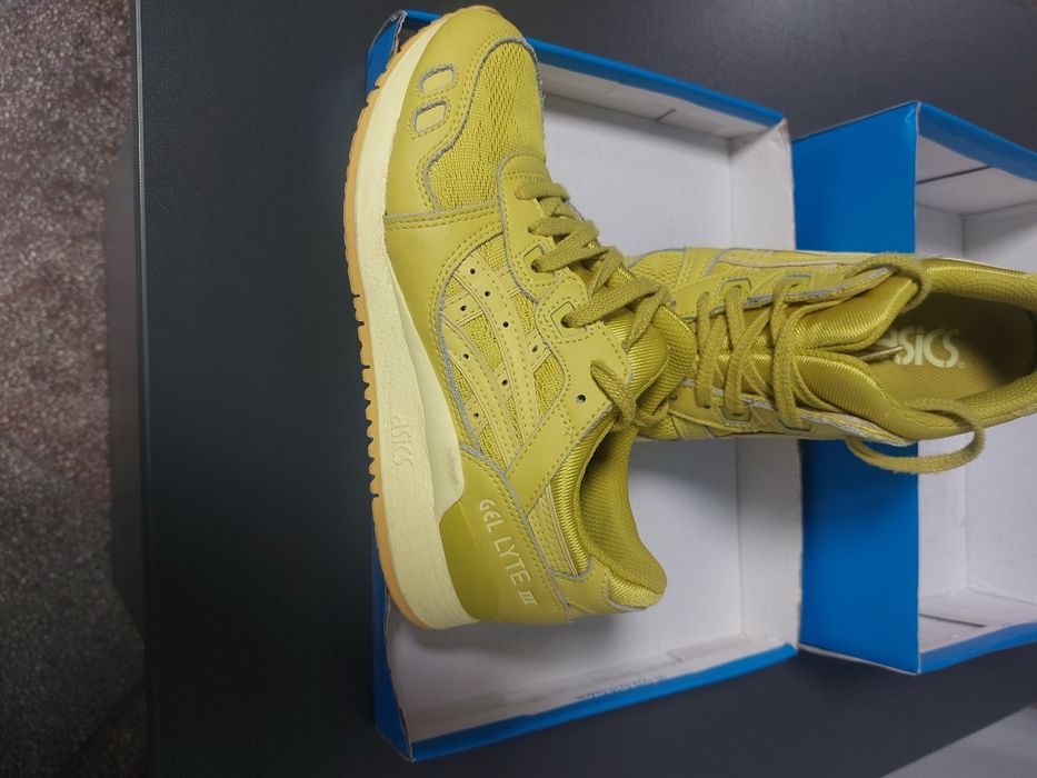 Adidasi dama asics