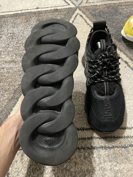 Versace chain reaction