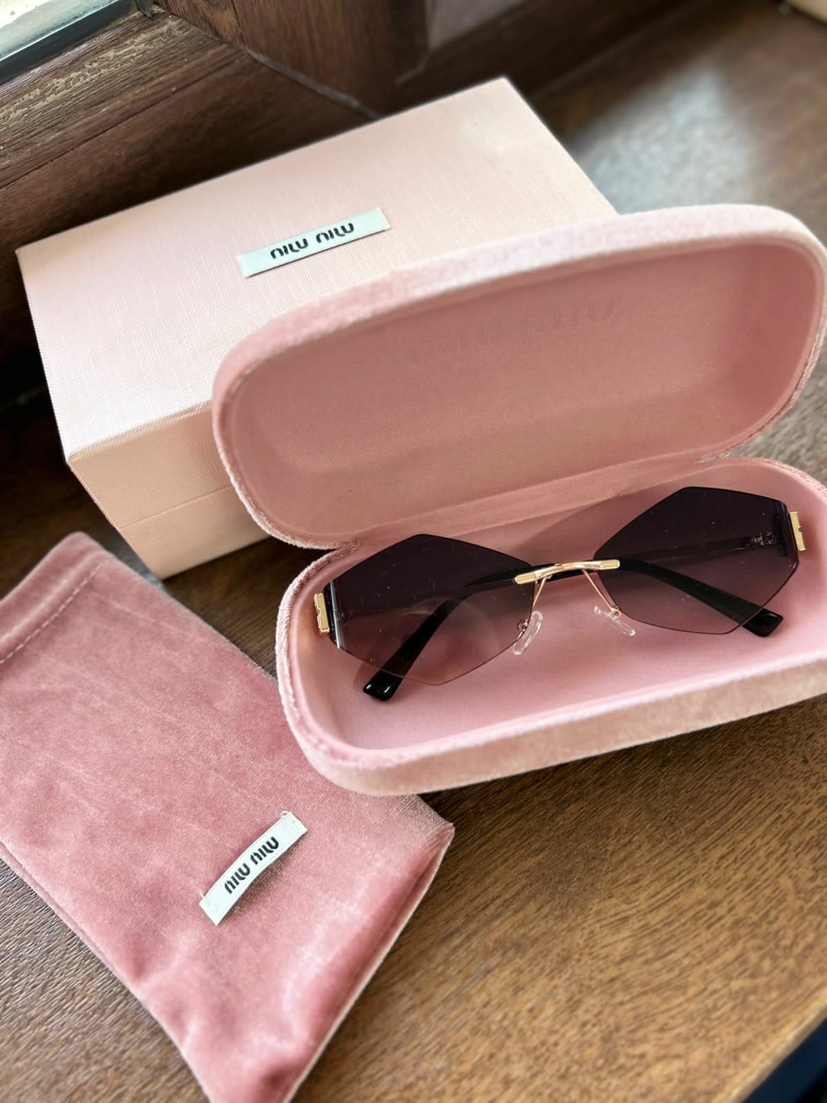 Очки солнцезащитные miu miu