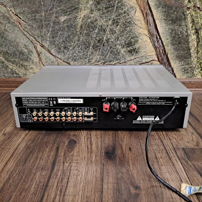 NAD 320BEE стерео усилвател