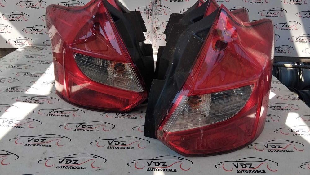 Far stanga-dreapta Ford Focus 3 Hatchback