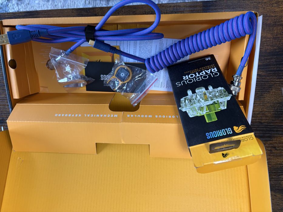 Механична модулна гейминг клавиатура Glorious GMMK2