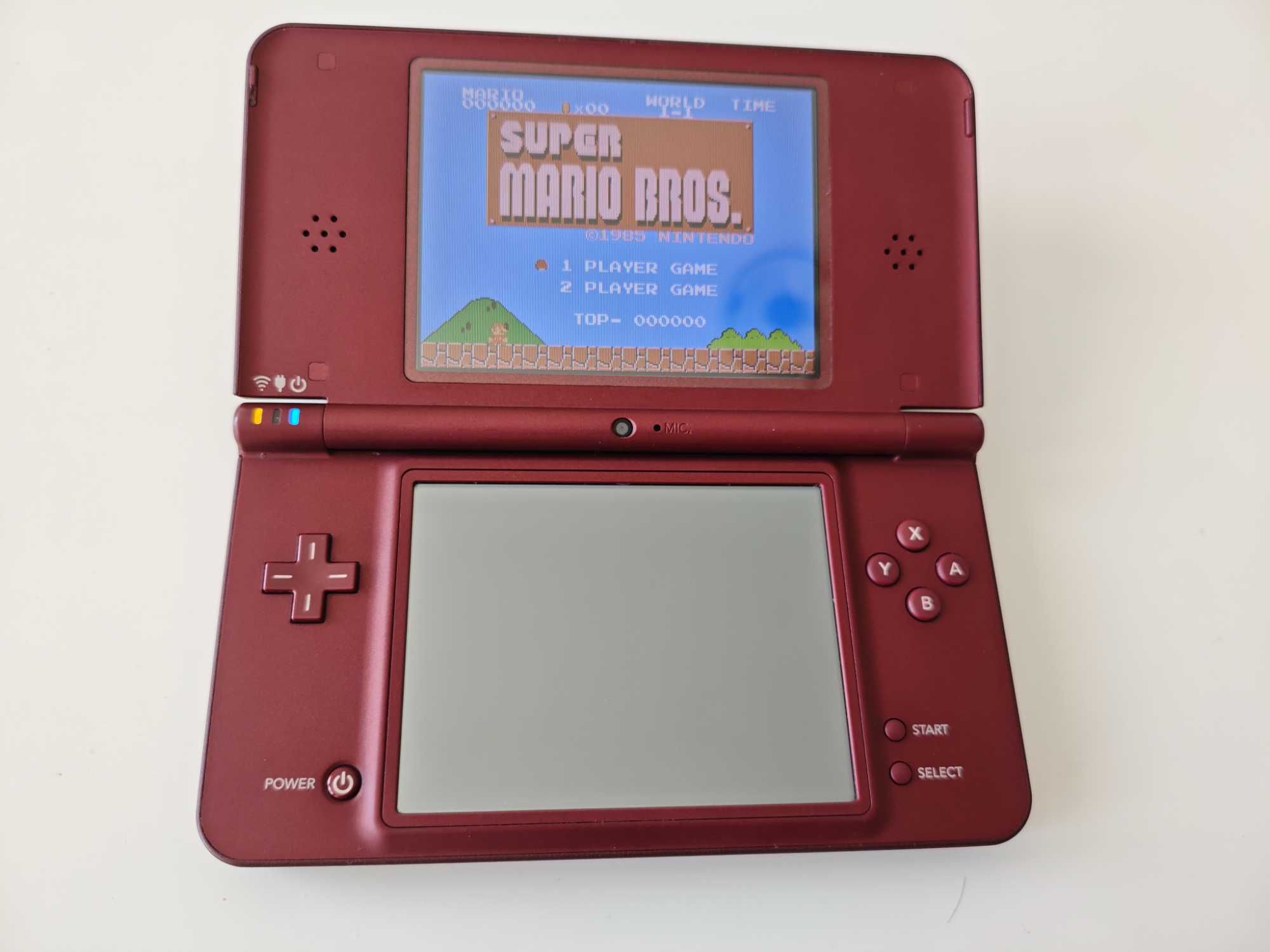 Продавам Nintendo DSi XL с качени много игри
