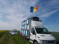 Pavilion apicol cu autoutilitara IVECO 3,5 t, 2005