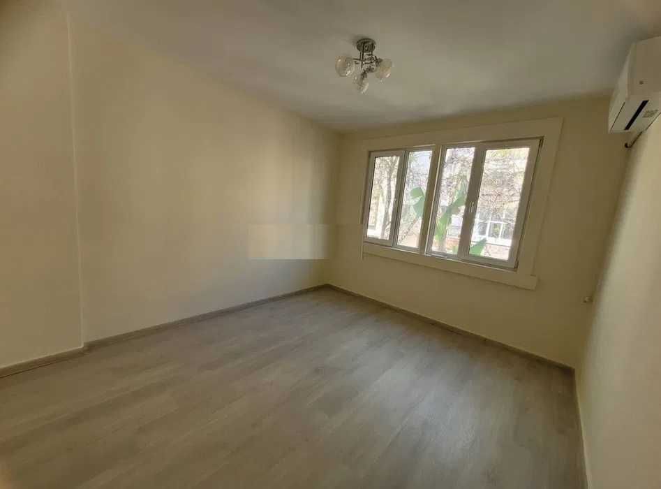 Продава се Етаж от къща в Пловдив, Център - 100 кв.м за 1900 €/кв.м - Снимка #1