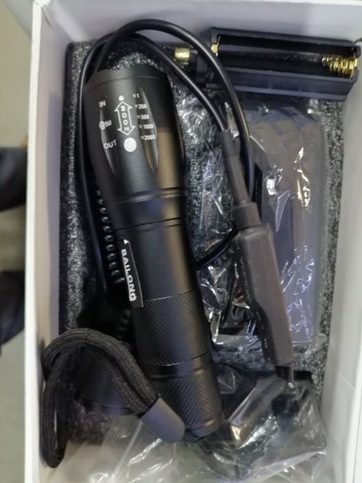 Мощен LED Фенер за Оръжие Лед Прожектор за Пушка и лов 800м