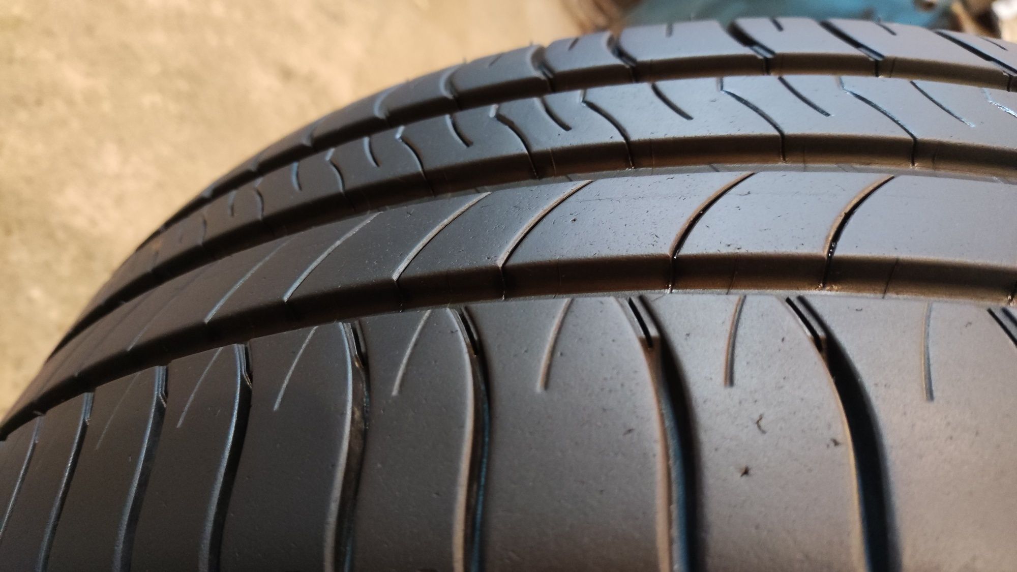 2бр летни гуми 205/60/16 Michelin Energy Saver+
7.5mm грайфер
Добро съ