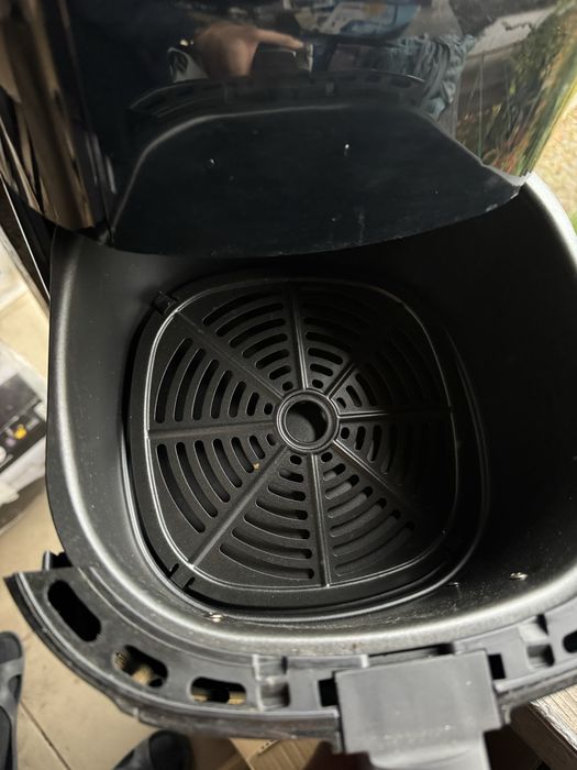 Friteuza cu aer cald nou nu porneste nu stiu ce ade