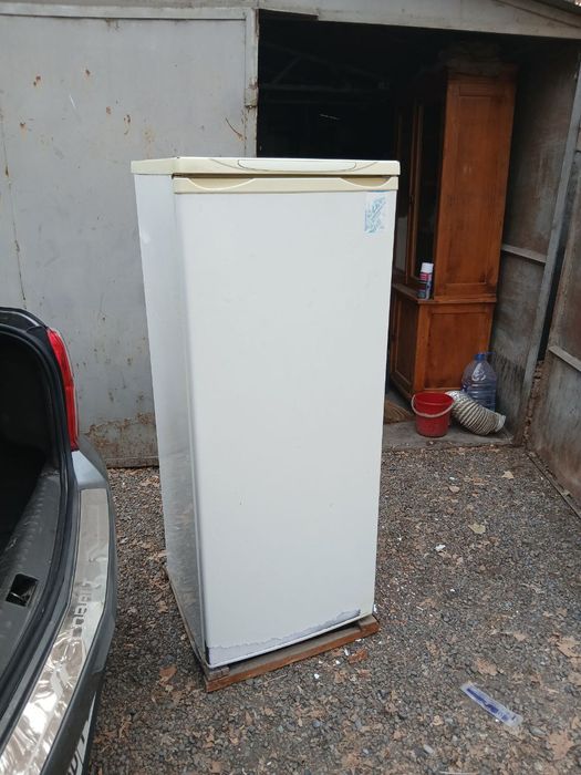 Холодильник сотилади