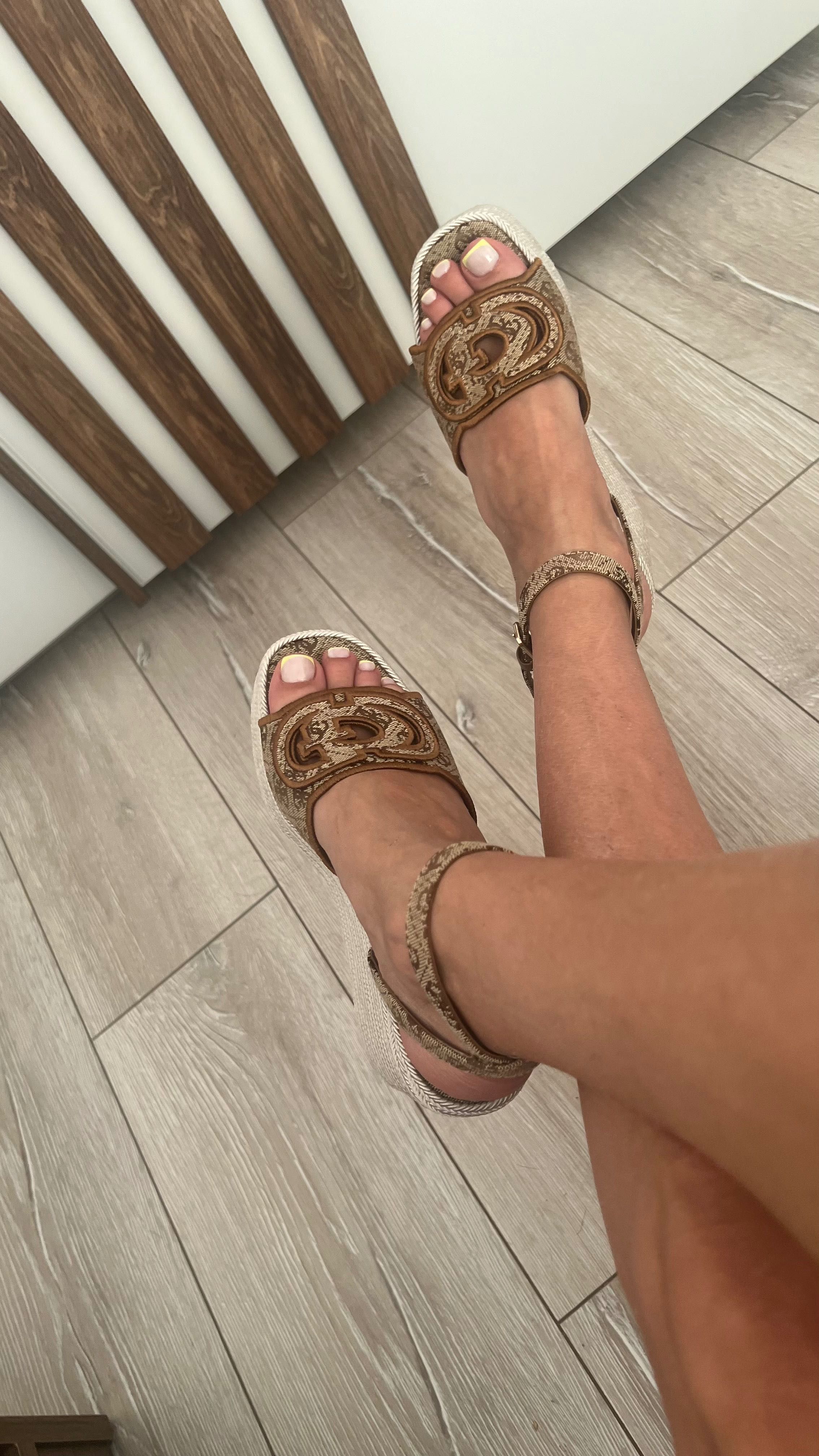 Нови Guess 37 номер