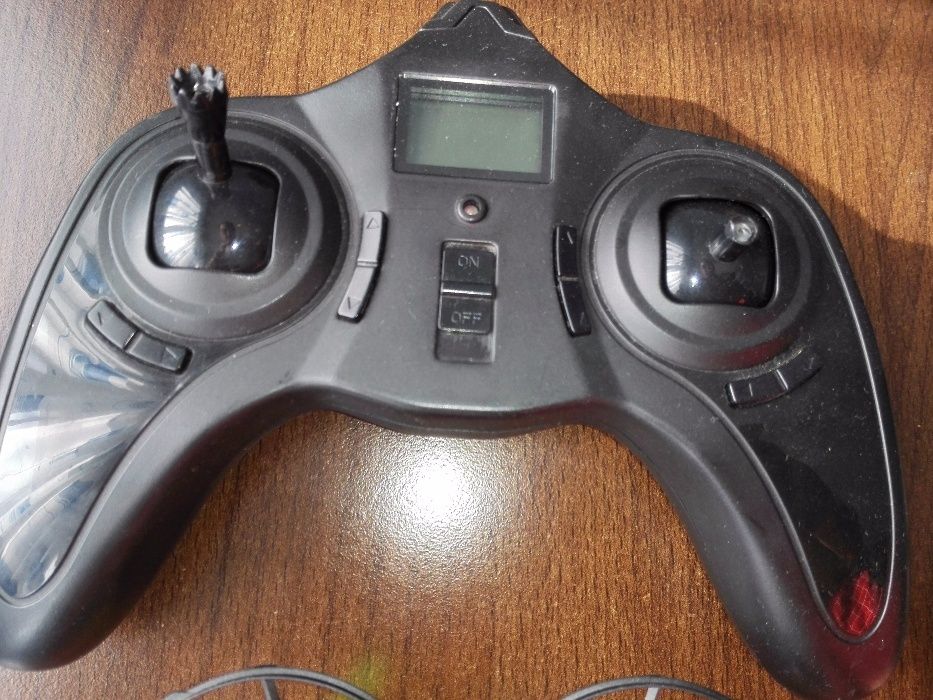 Drone Hubsan x4 H107C si mica p5h01cx  si inca 2 bonus