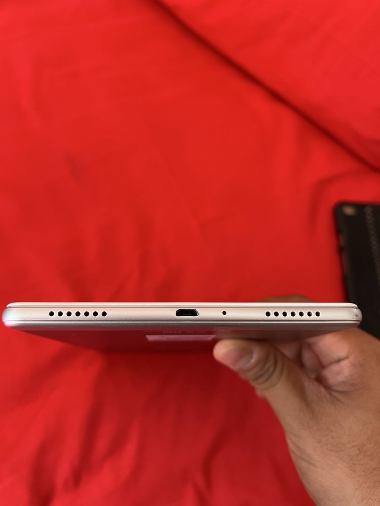 Samsung Tab A (8.0”,2019) 32gb sotiladi