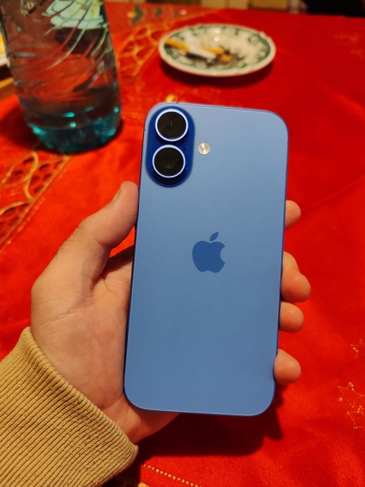 Iphone 16 très bon état