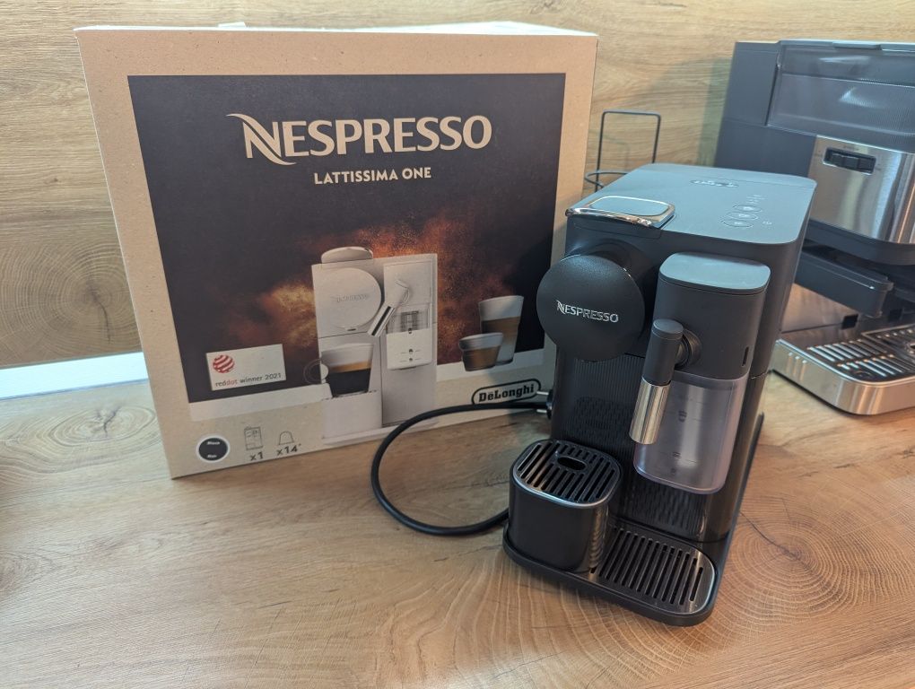 Еспресо машина Nespresso by DeLonghi Lattissima One Evolution EN510.B
