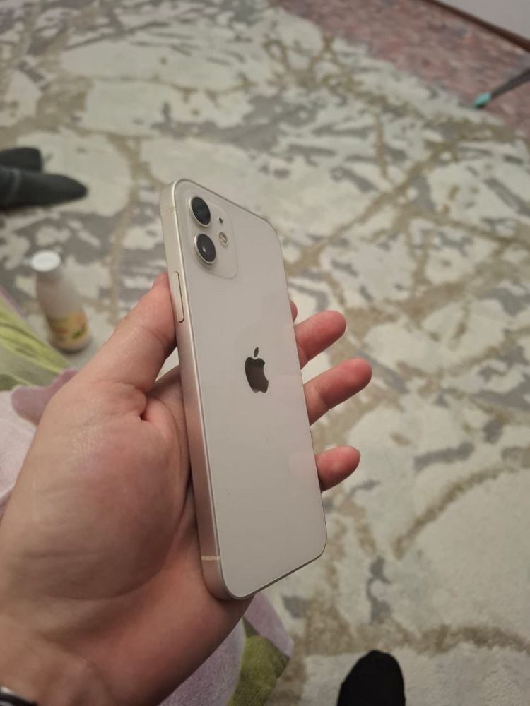 iPhone 12 128gb.