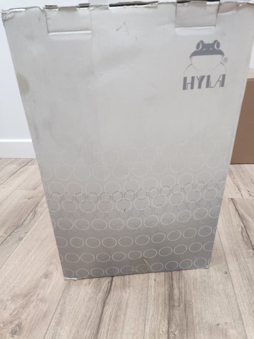 Пылесос     Hyla