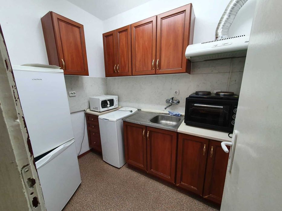 Дава се под наем Едностаен апартамент в Бургас, Център - 40 кв.м за 280.5 € - Снимка #2