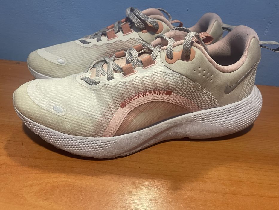 Nike react , marimea 40