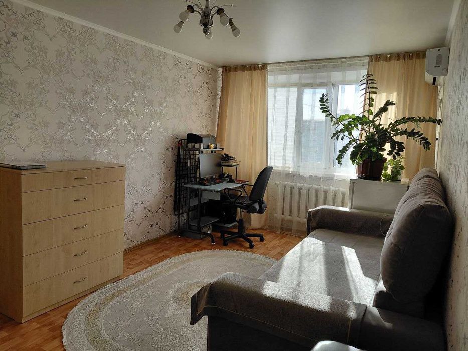 Продам  отличную  3  ком. квартиру р-он 3 поликл.61 кв.