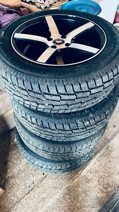 Продам зимнюю резину р16
