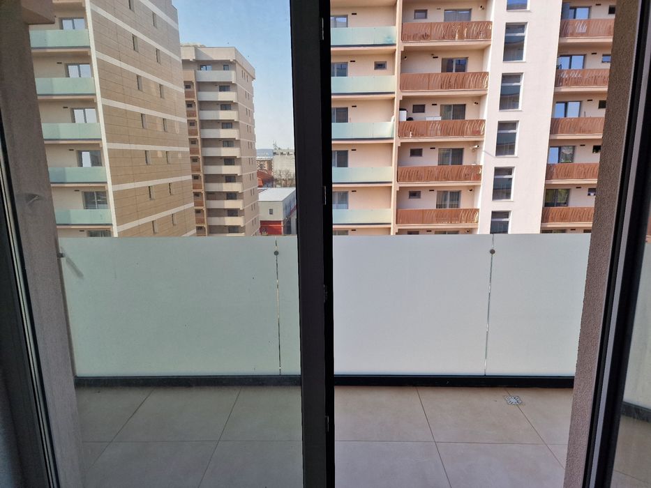 Apartament nou+parcare, zona pompieri ,ISU // închiriere