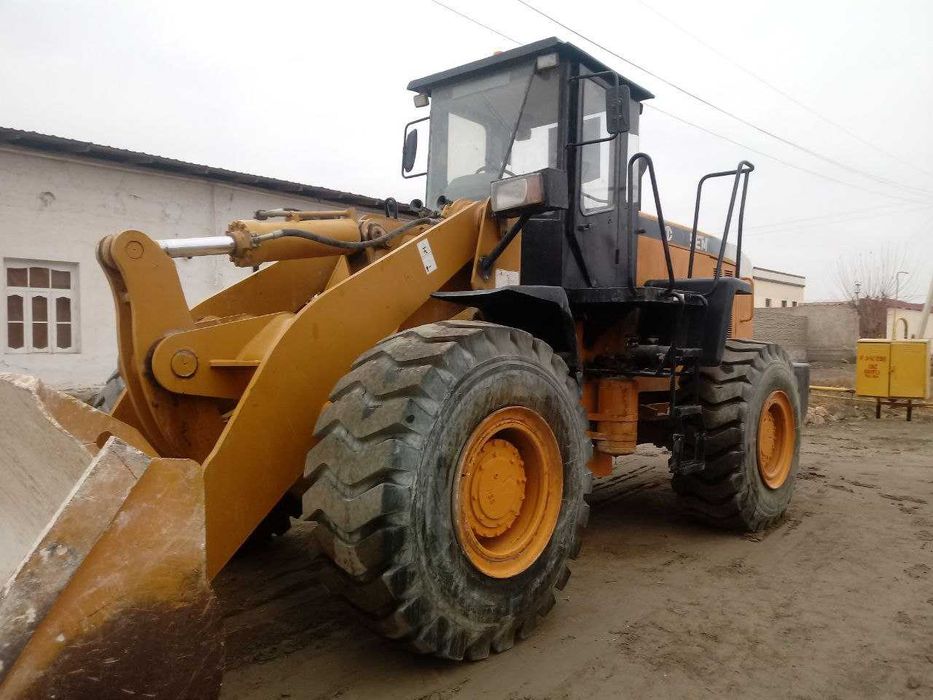 Погрузчик SEM 650B