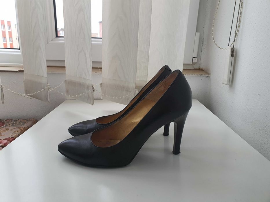 Pantofi stiletto din piele naturală