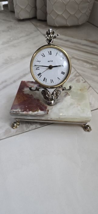 Механичен часовник с декорация херувим. Оникс, месинг. Декор.