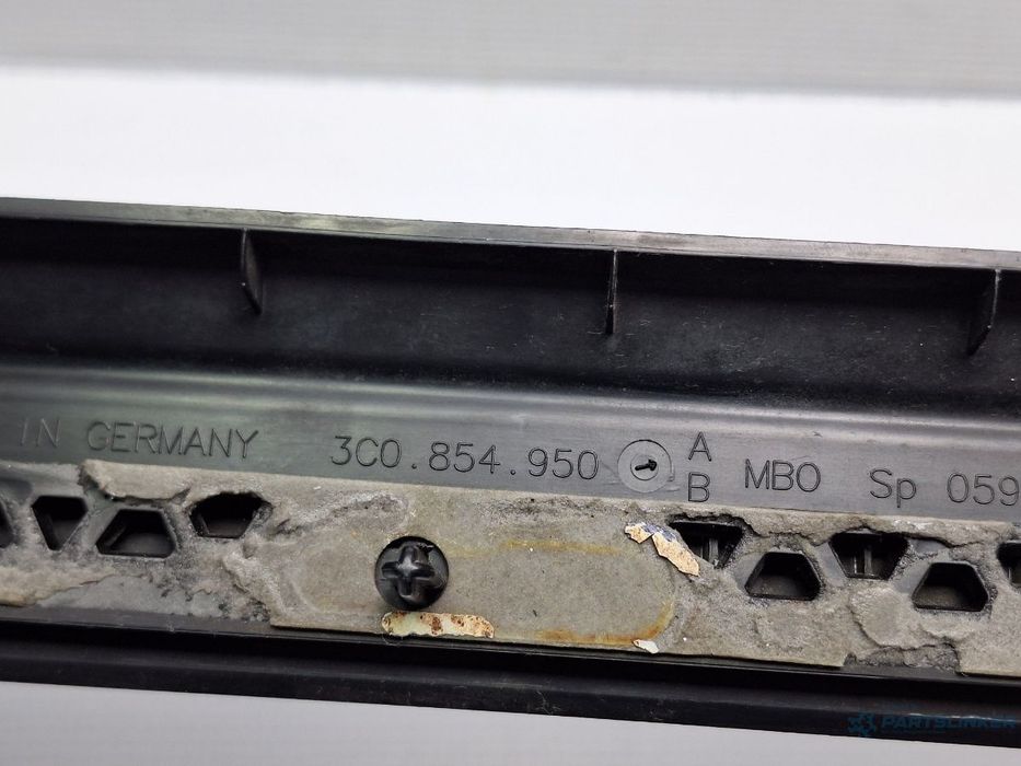 Bandou inferior usa dreapta spate VOLKSWAGEN PASSAT Variant 3C5 2005 - 2011 TDI CAYC 3C0854950A